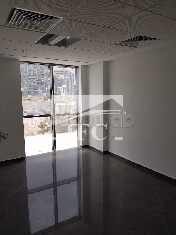 Bureau en 3 espaces 93m² CUN IFCU211