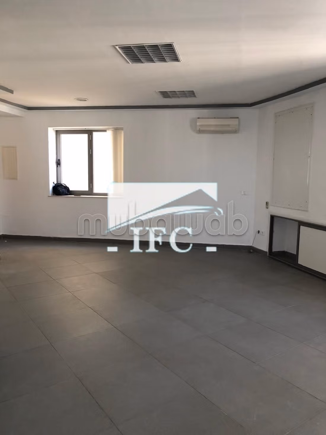 Bureau en 3 espaces 135m² CUN IFCU217