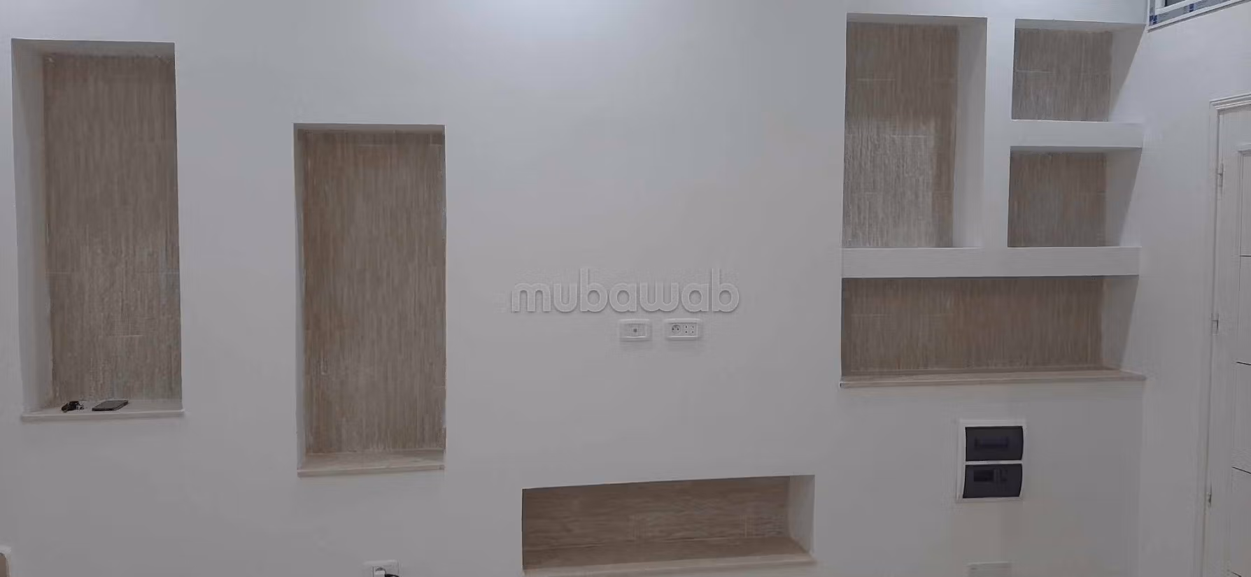 Offices for rent in Megrine Chaker. Total area 100 m². Fully equipped kitchen. 