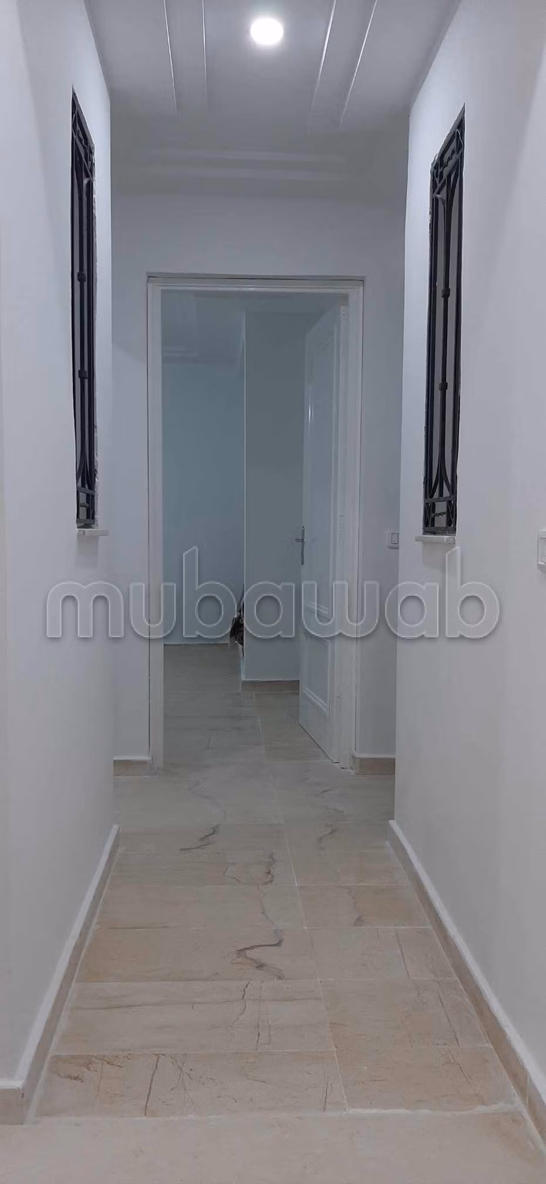 Offices for rent in Megrine Chaker. Total area 100 m². Fully equipped kitchen. 