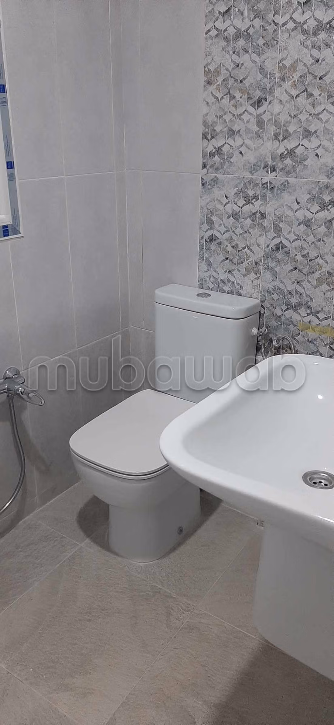 Offices for rent in Megrine Chaker. Total area 100 m². Fully equipped kitchen. 