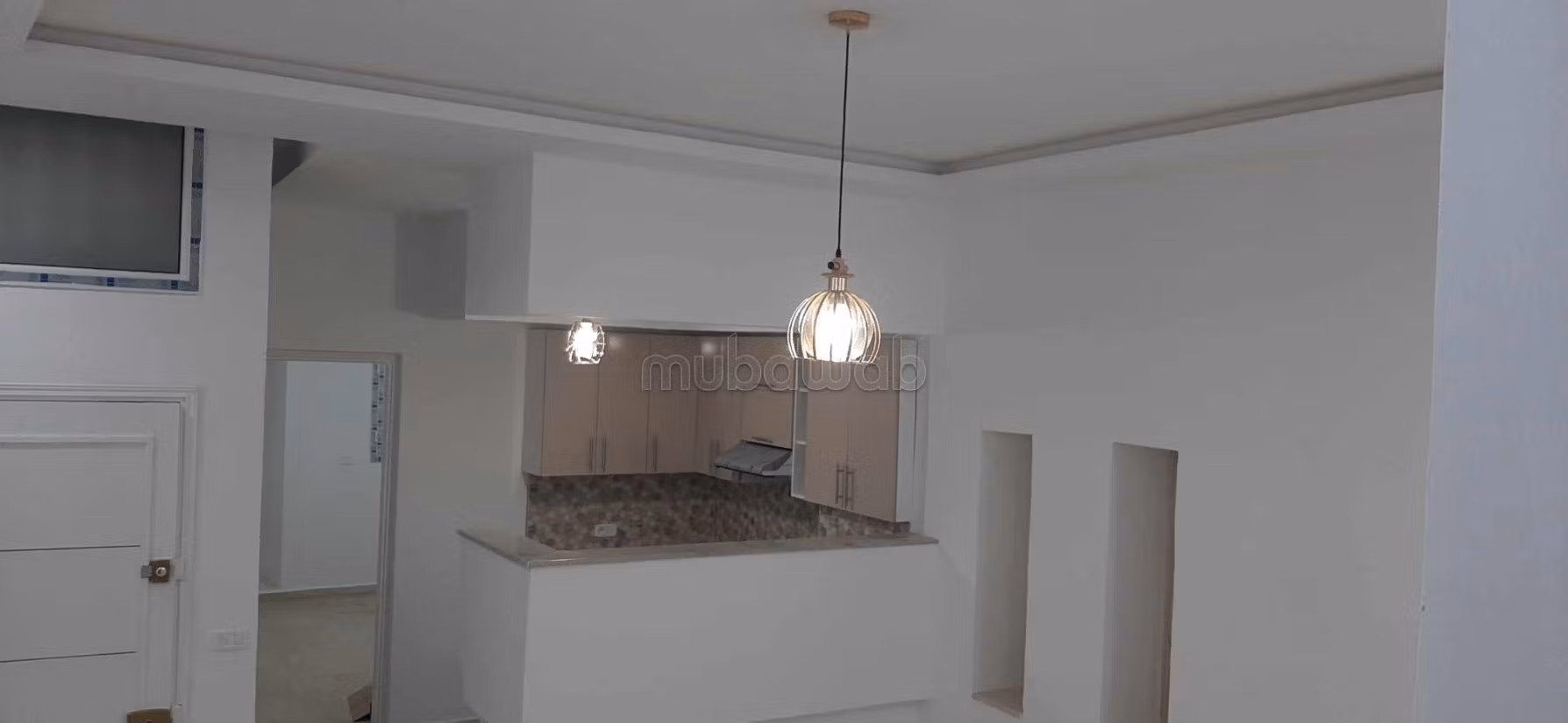 Offices for rent in Megrine Chaker. Total area 100 m². Fully equipped kitchen. 