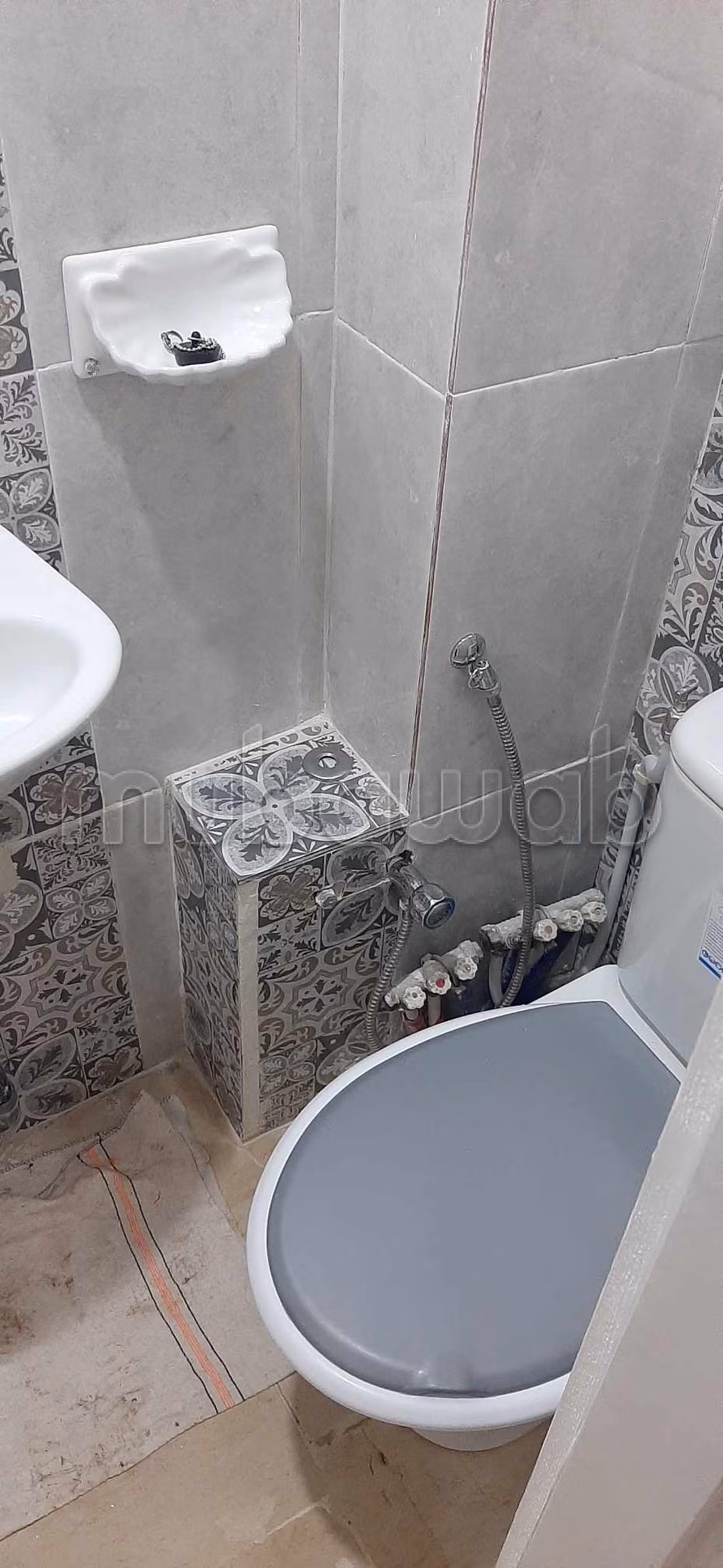 Offices for rent in Megrine Chaker. Total area 100 m². Fully equipped kitchen. 