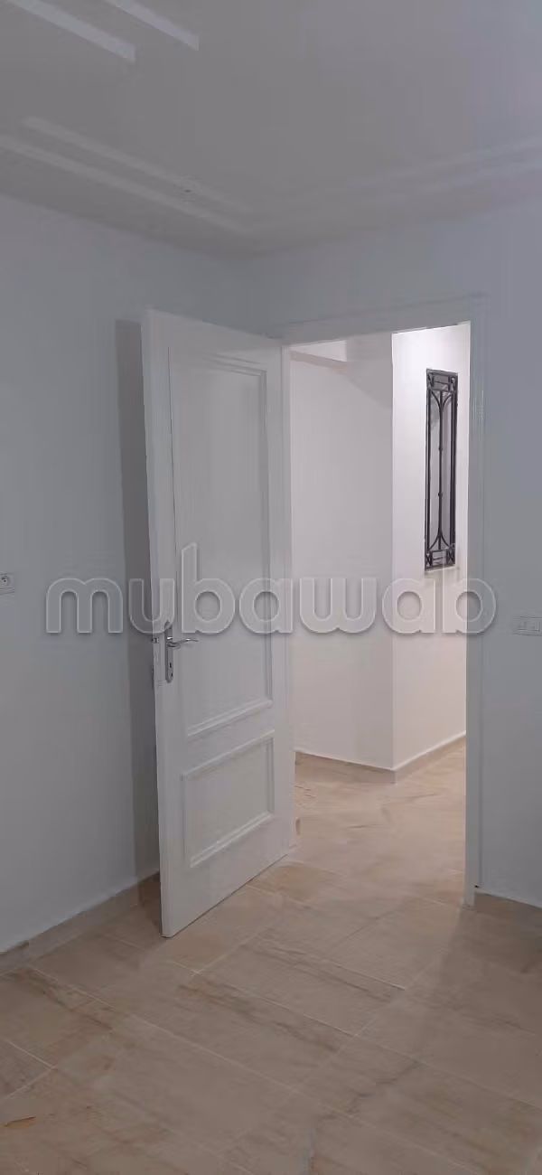 Ufficio in affitto a Megrine Chaker. Superficie 100 m². Cucina equipaggiata. 