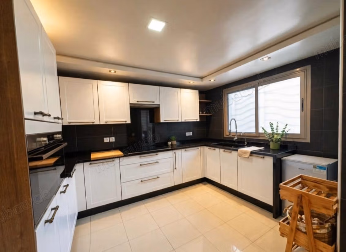 Modern apartment for sale on Racine
