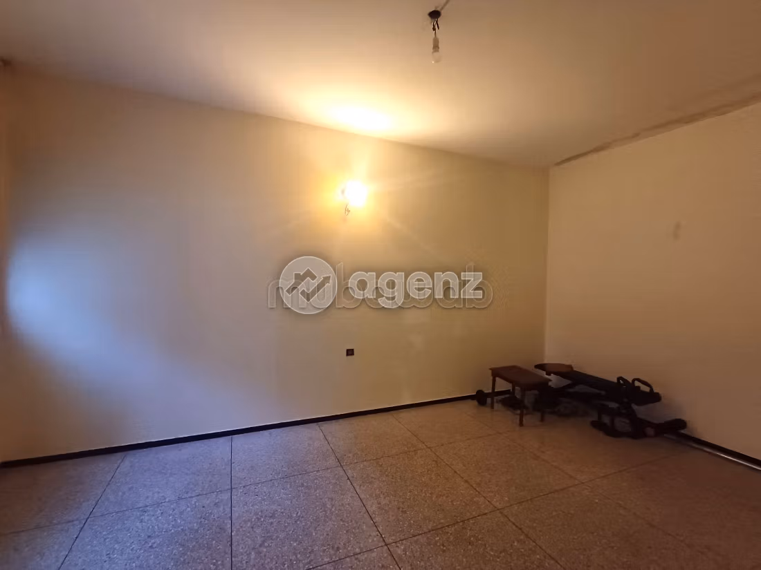 Splendida casa in vendita a Oulfa. 5 camere. Posto auto e giardino. 