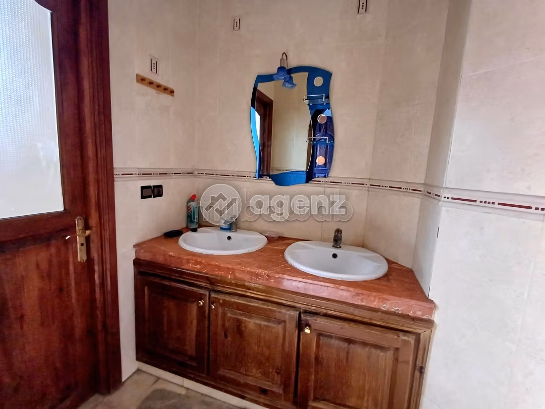 Villa à vendre 398 m², 9 chambres Nassim 1 Casablanca