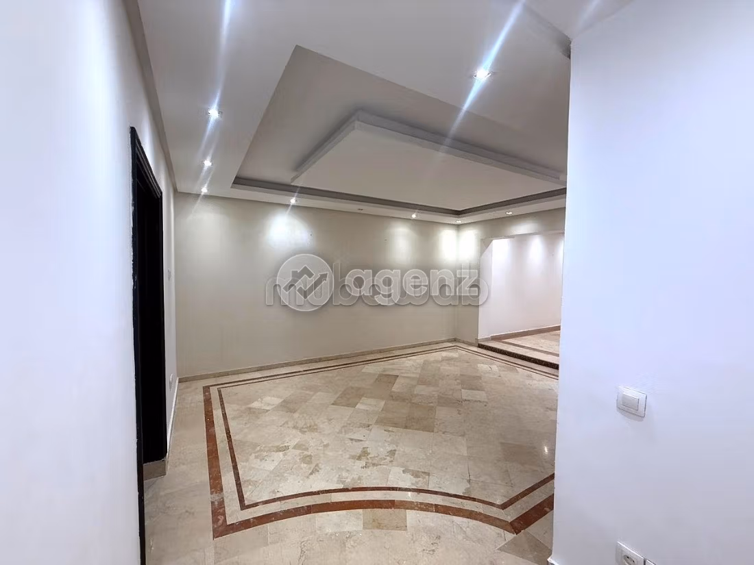 Appartamento in vendita a Racine. 3 belle camere da letto. Posto auto e ascensore. 