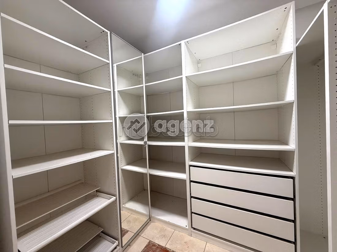 Appartamento in vendita a Racine. 3 belle camere da letto. Posto auto e ascensore. 