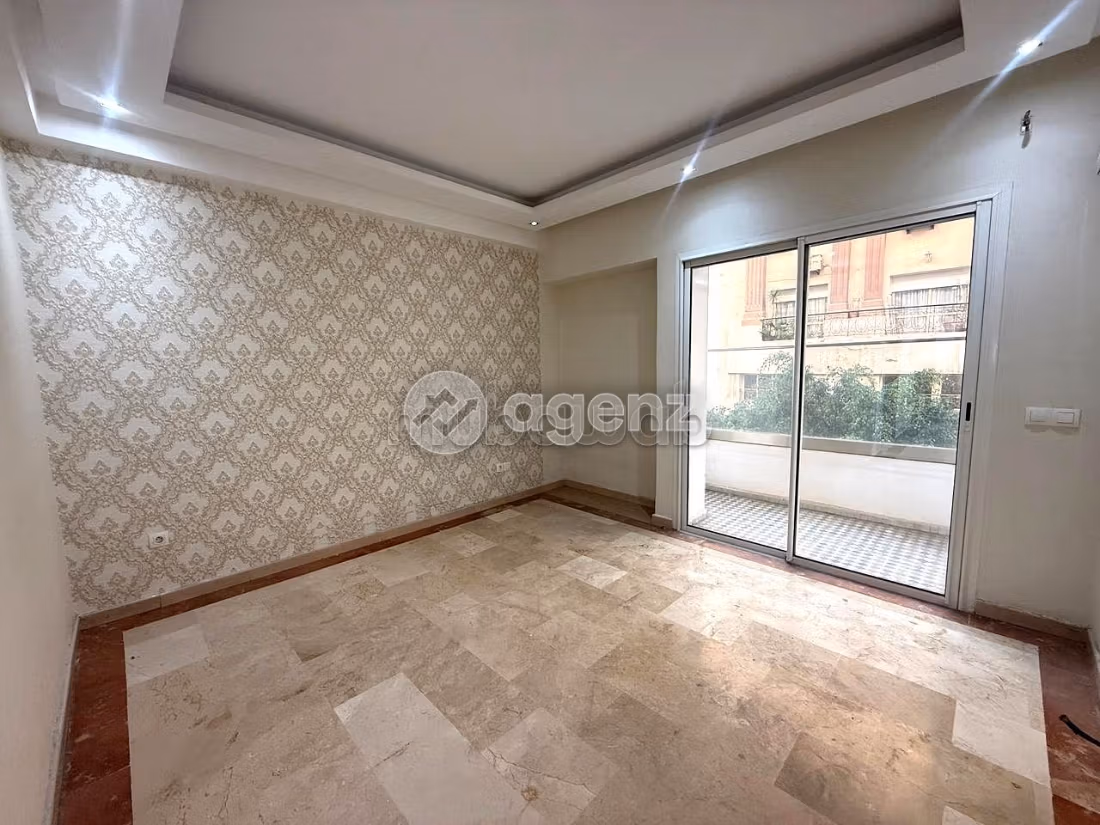 Appartamento in vendita a Racine. 3 belle camere da letto. Posto auto e ascensore. 