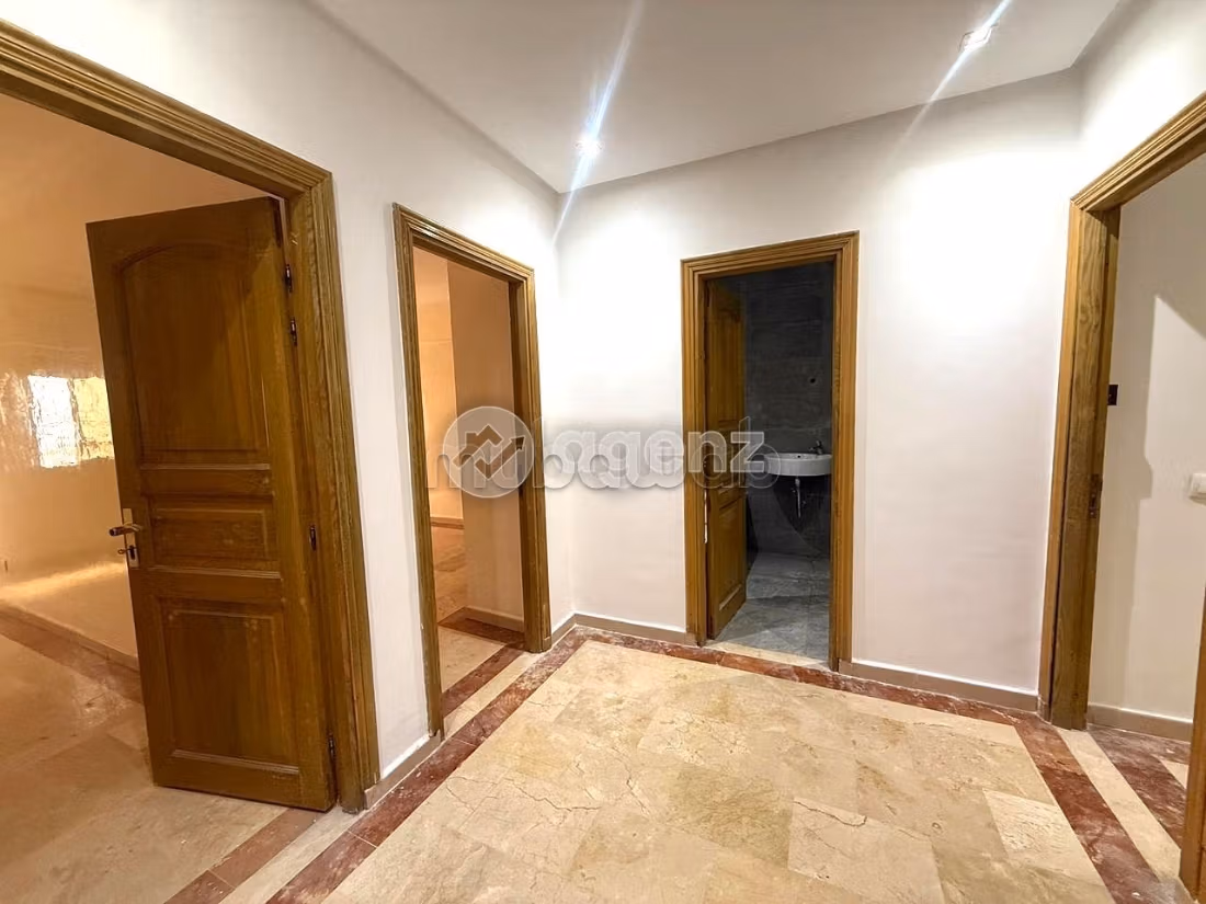 Appartamento in vendita a Racine. 3 belle camere da letto. Posto auto e ascensore. 