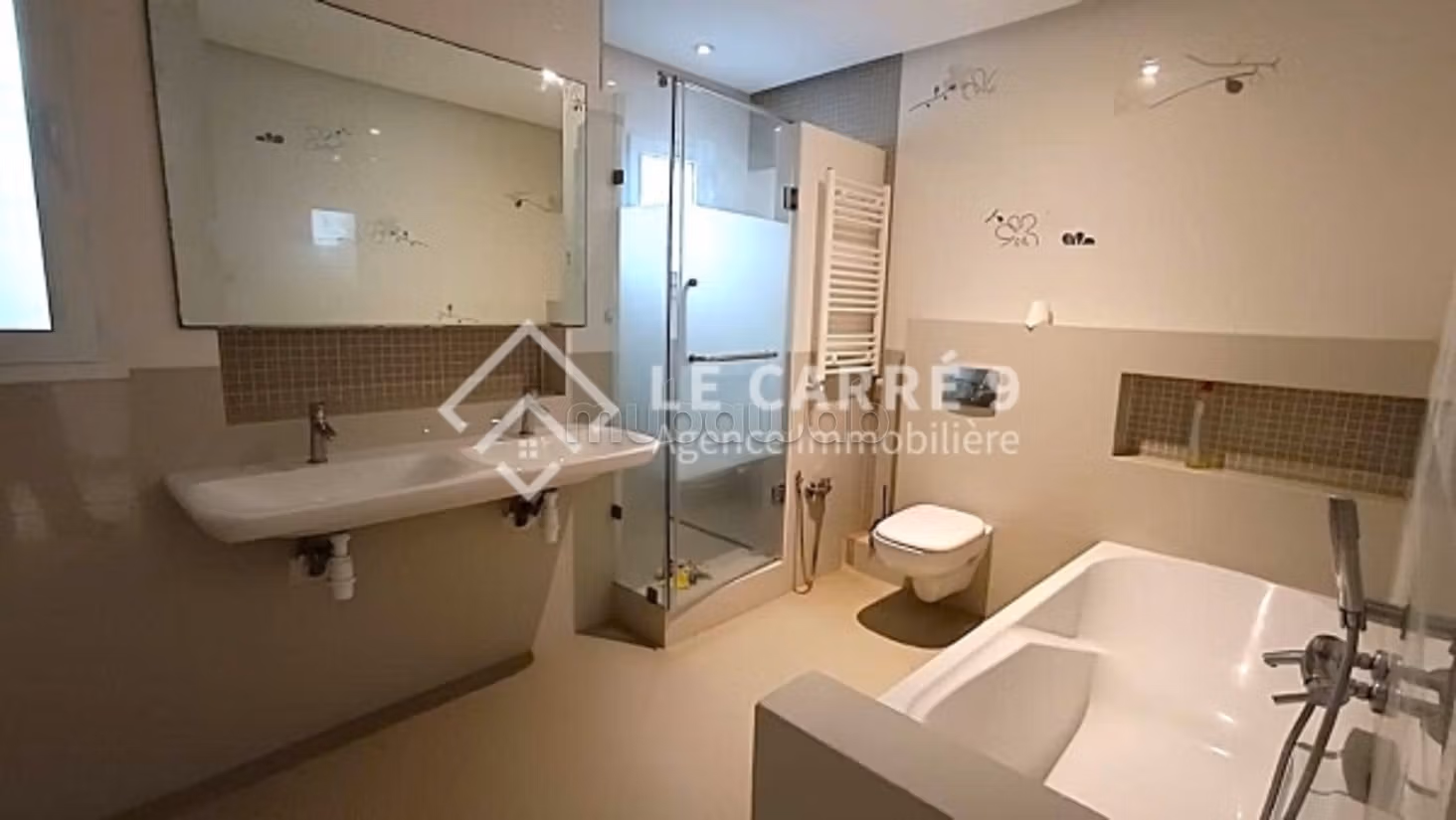 A louer étage de villa à usage bureautique au Lac