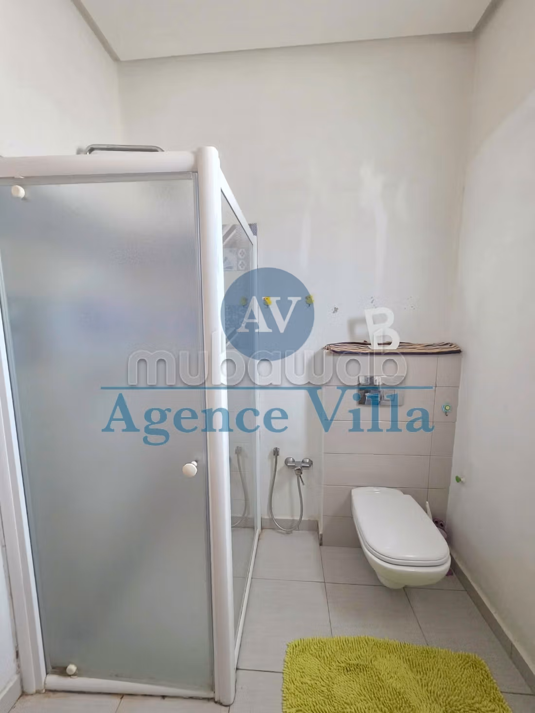 High quality villa rental in Bhar Lazreg. 5 large living areas. Ample storage space. 