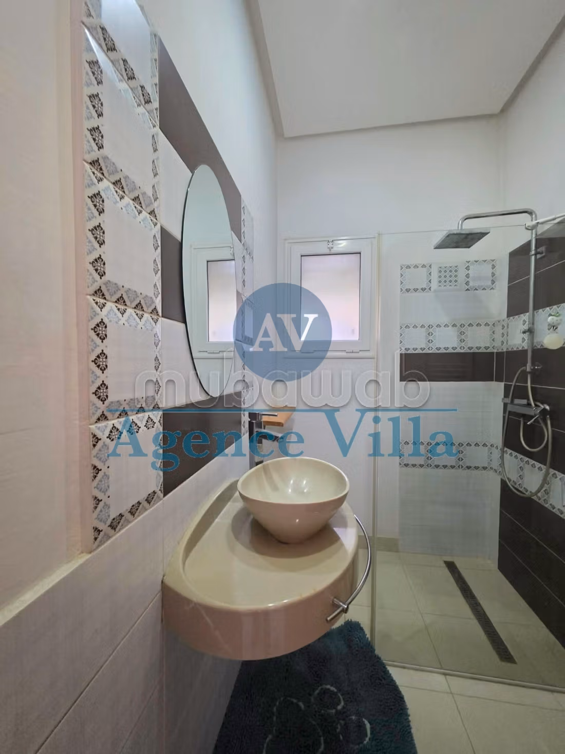 High quality villa rental in Bhar Lazreg. 5 large living areas. Ample storage space. 