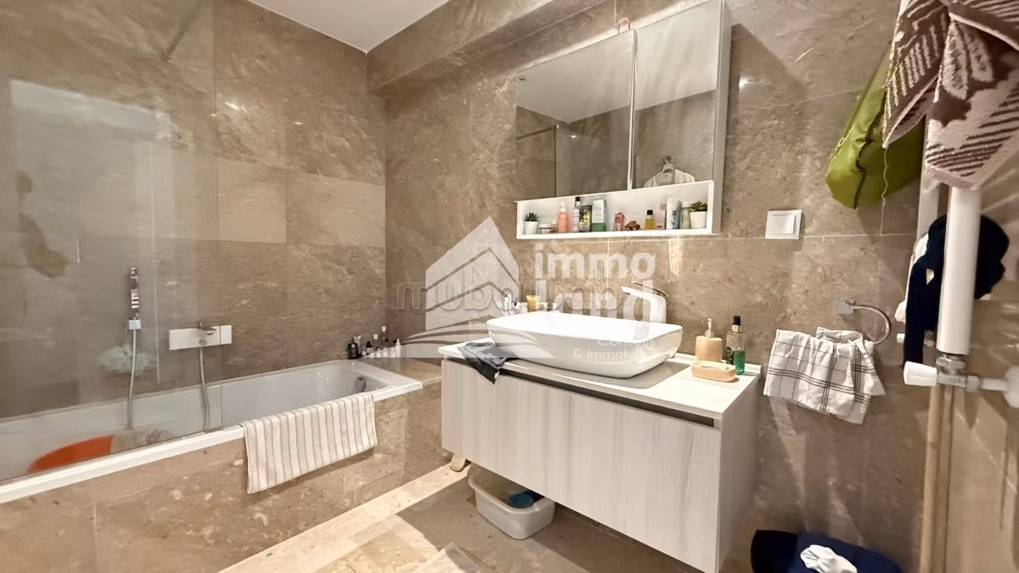 Triplex S3 avec jardin et Piscine suspendu