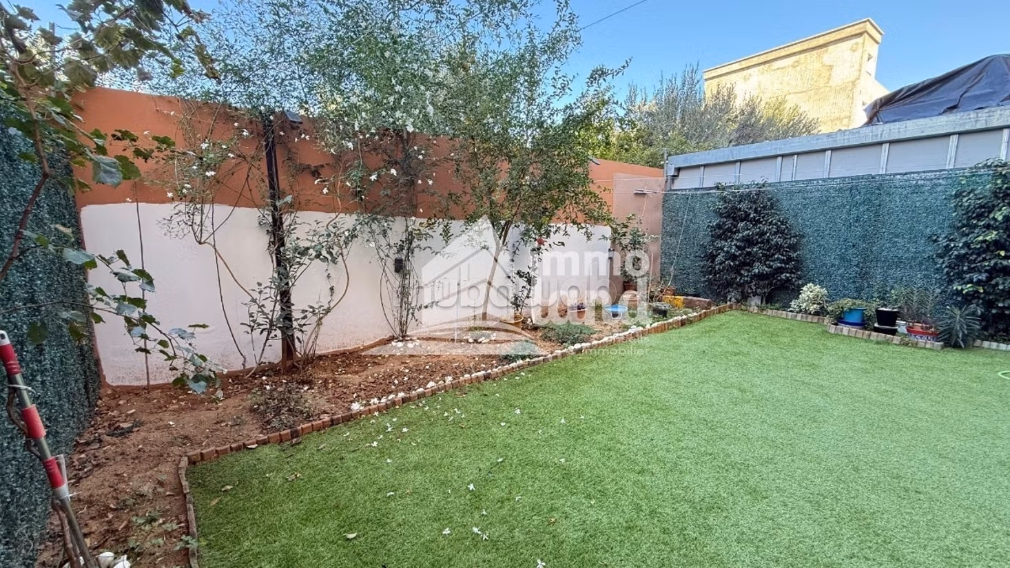 Triplex S3 avec jardin et Piscine suspendu
