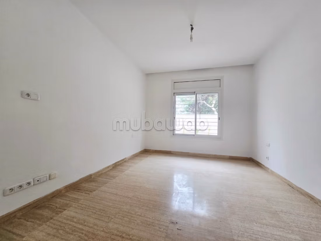 Apartment for rent in La Marsa. 3 rooms. Equipped kitchen