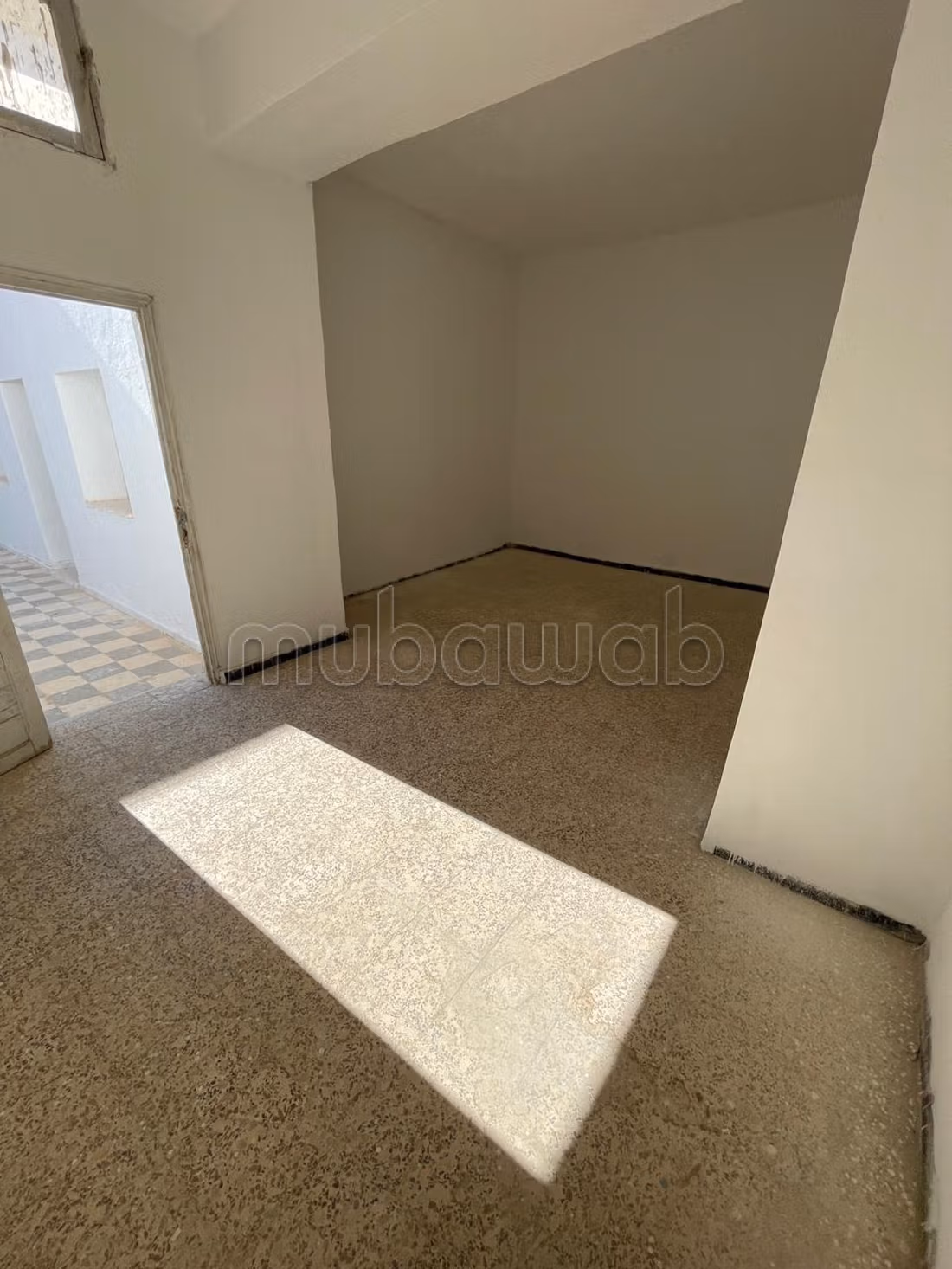 Maison avec grande cour a vendre