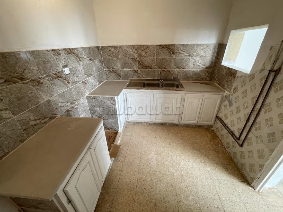 Maison avec grande cour a vendre