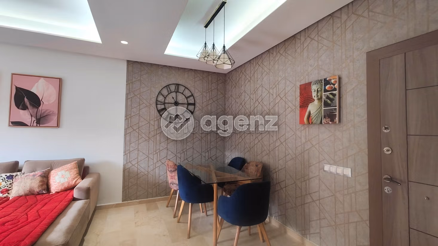 Apartment for sale. Total area 100 m². Garage and terrace. 
