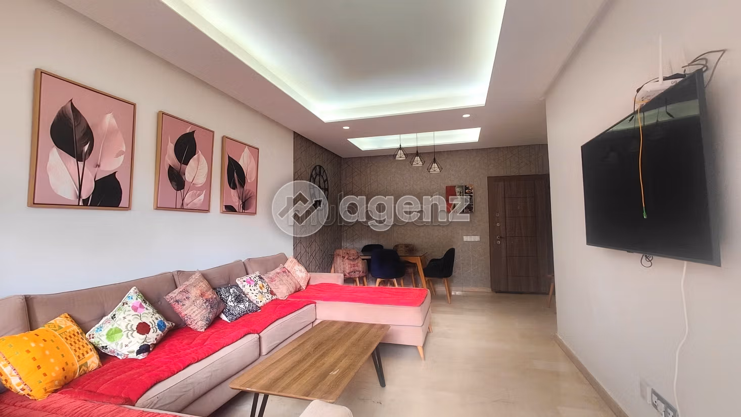 Apartment for sale. Total area 100 m². Garage and terrace. 