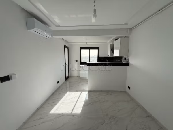 Apartment for rent in Aouina. Dimension 70 m². With lift and terrace. 