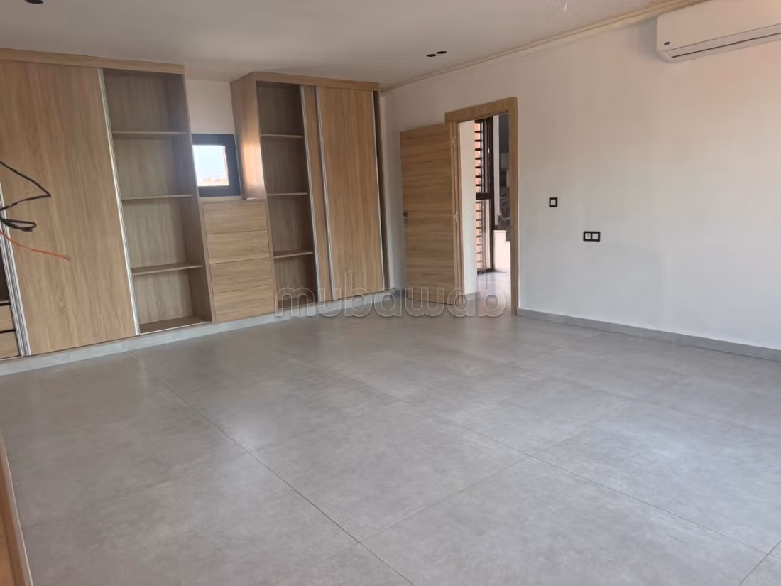 Golf Almaaden: 300 m2 Villa for rent empty, 4 rooms, heated pool, staff room