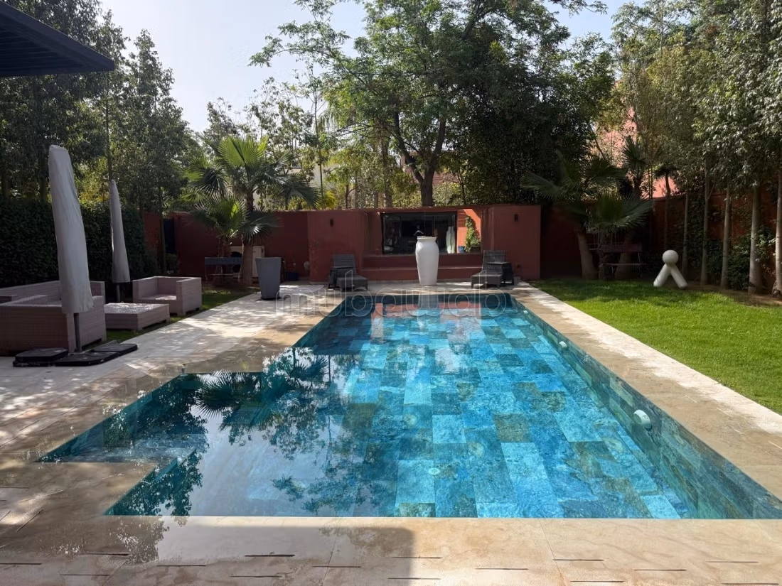 Golf Almaaden: 300 m2 Villa for rent empty, 4 rooms, heated pool, staff room