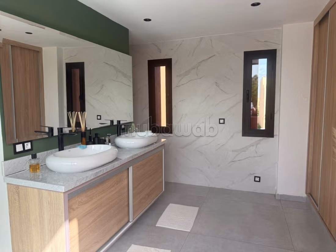 Golf Almaaden: 300 m2 Villa for rent empty, 4 rooms, heated pool, staff room