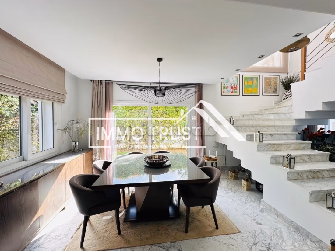 Villa S4 avec jardin et piscine à La Marsa