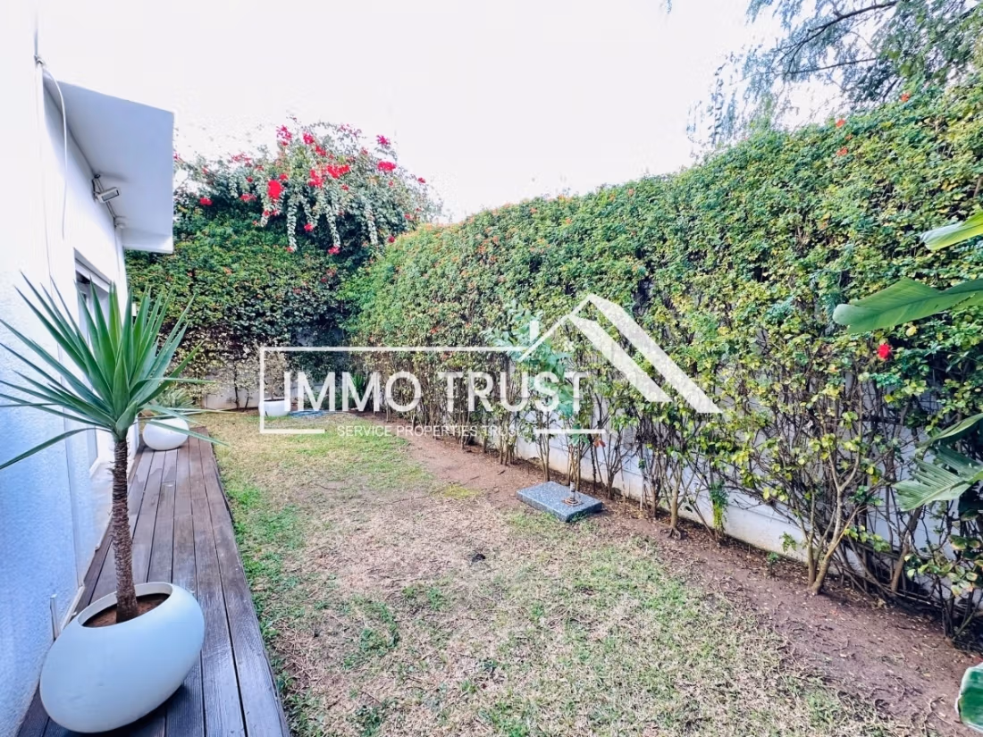 Villa S4 avec jardin et piscine à La Marsa