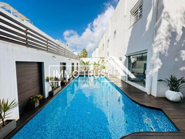 Villa S4 avec jardin et piscine à La Marsa