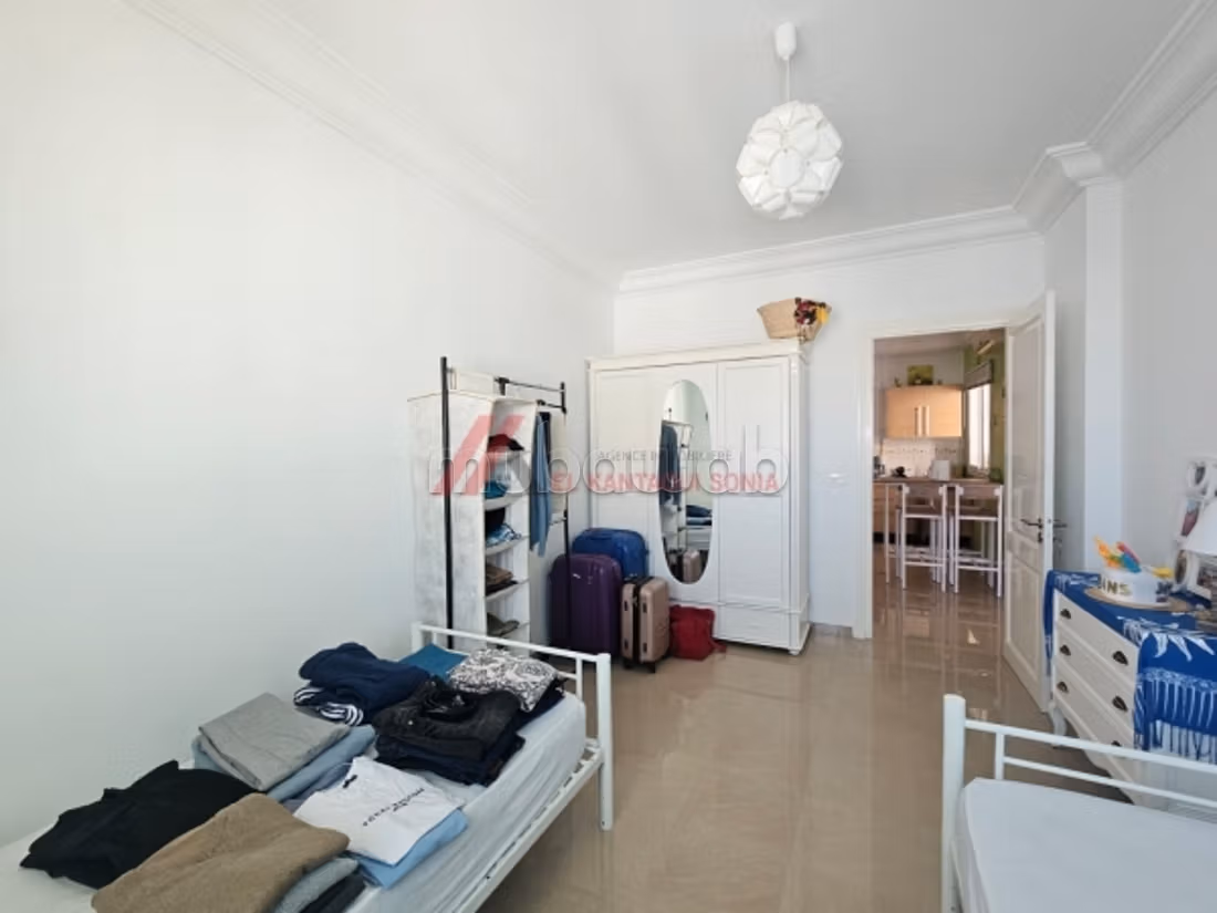 Occasion à ne pas rater A vendre un s2 à tantana