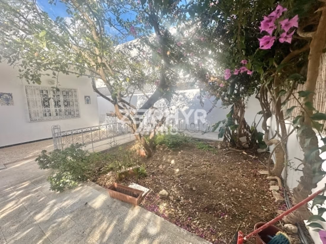 A louer maison S2 avec jardin à la Marsa