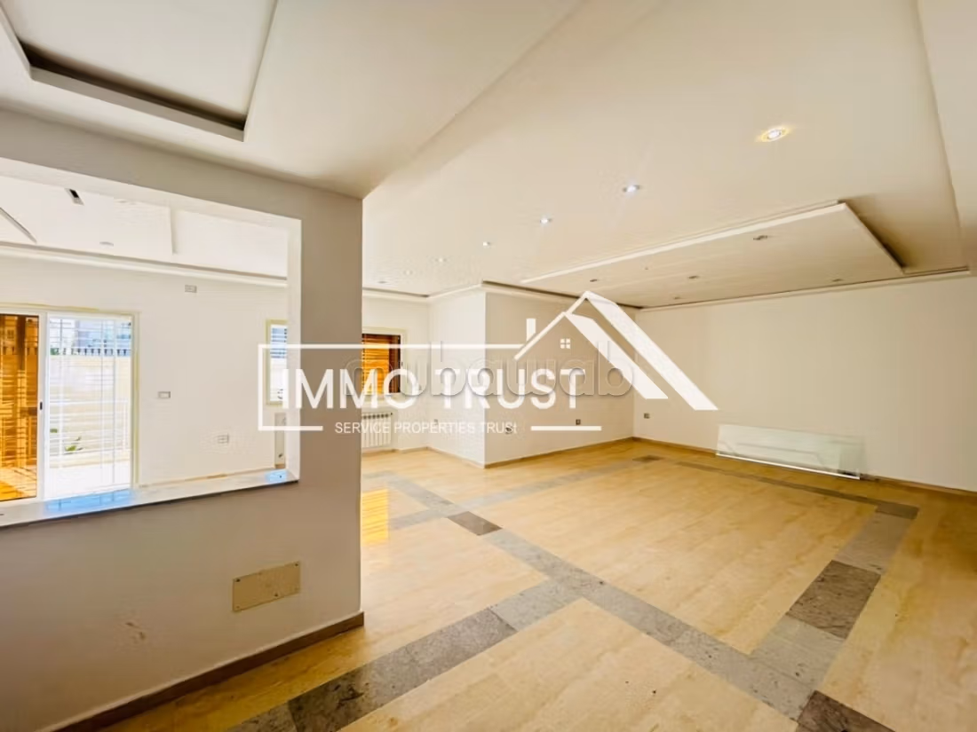 Triplex 2 S5 jamais habité à La Soukra
