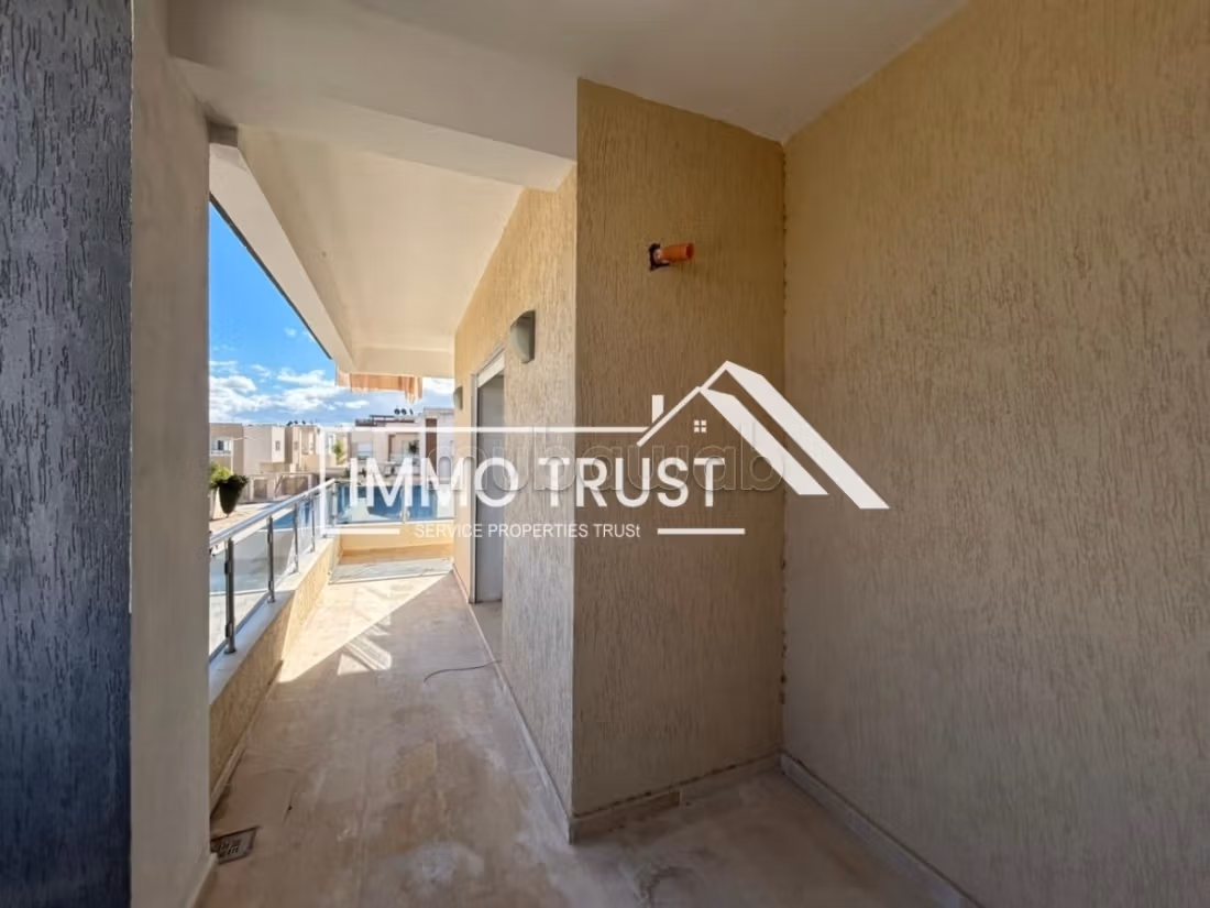 Triplex 2 S5 jamais habité à La Soukra