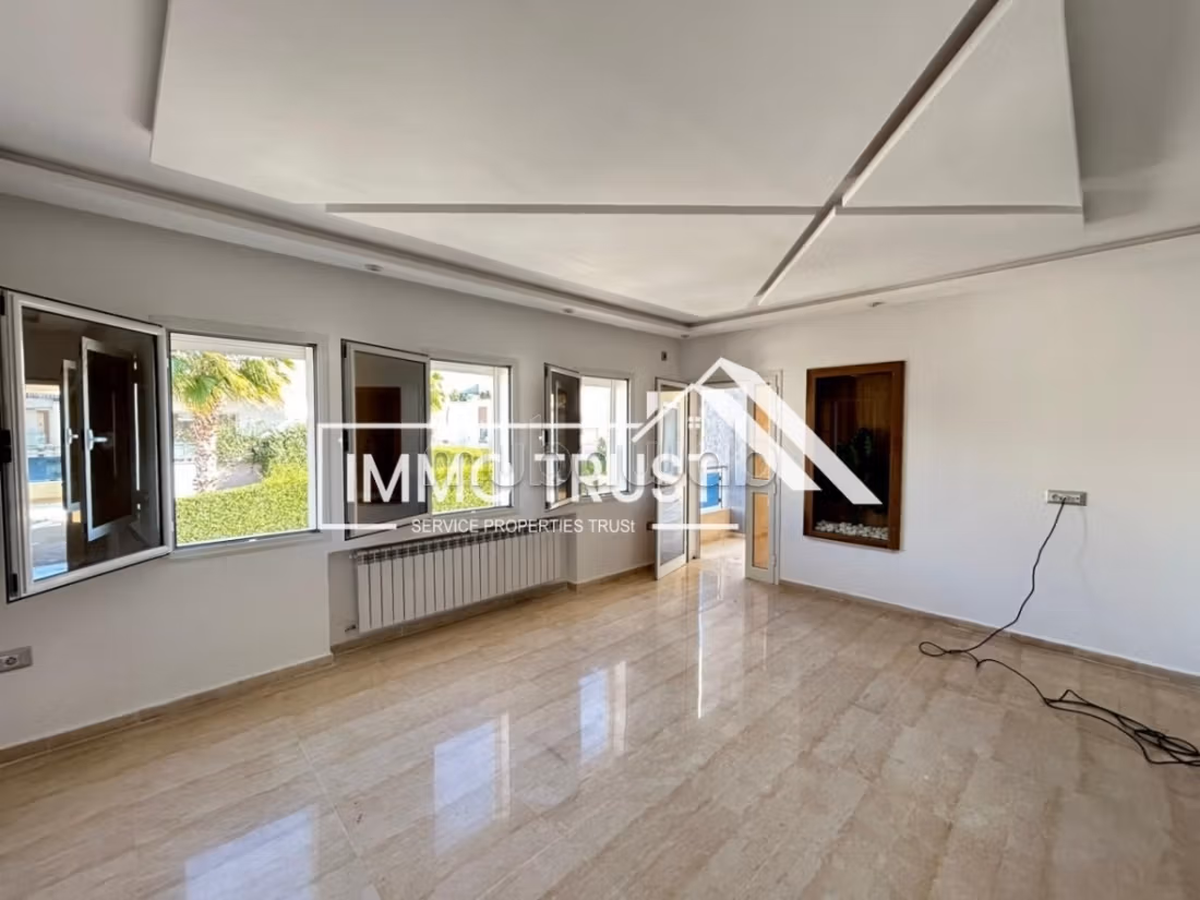 Triplex 2 S5 jamais habité à La Soukra