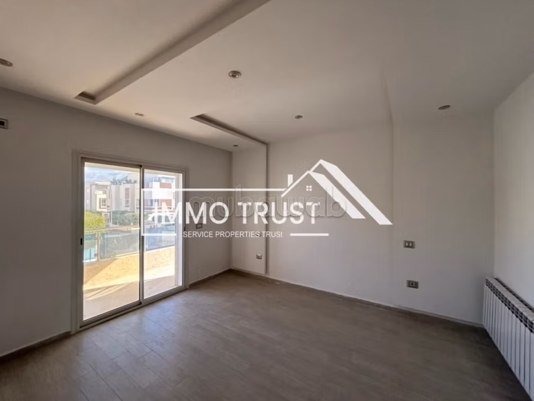 Triplex 2 S5 jamais habité à La Soukra