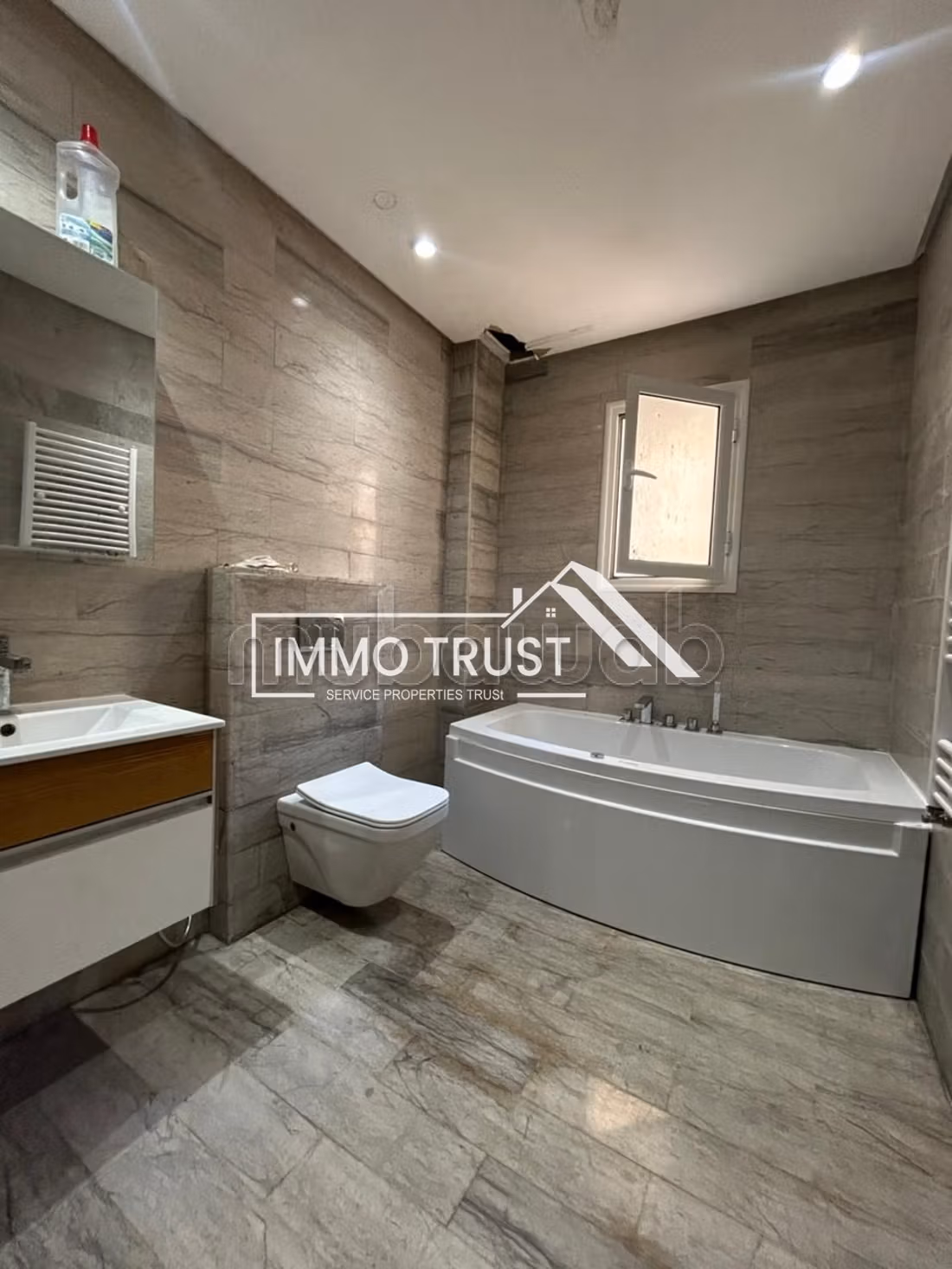 Triplex 2 S5 jamais habité à La Soukra