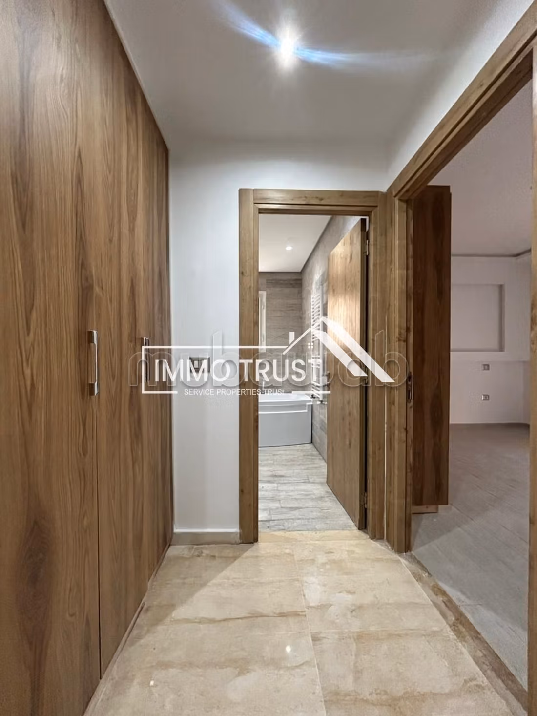 Triplex 2 S5 jamais habité à La Soukra