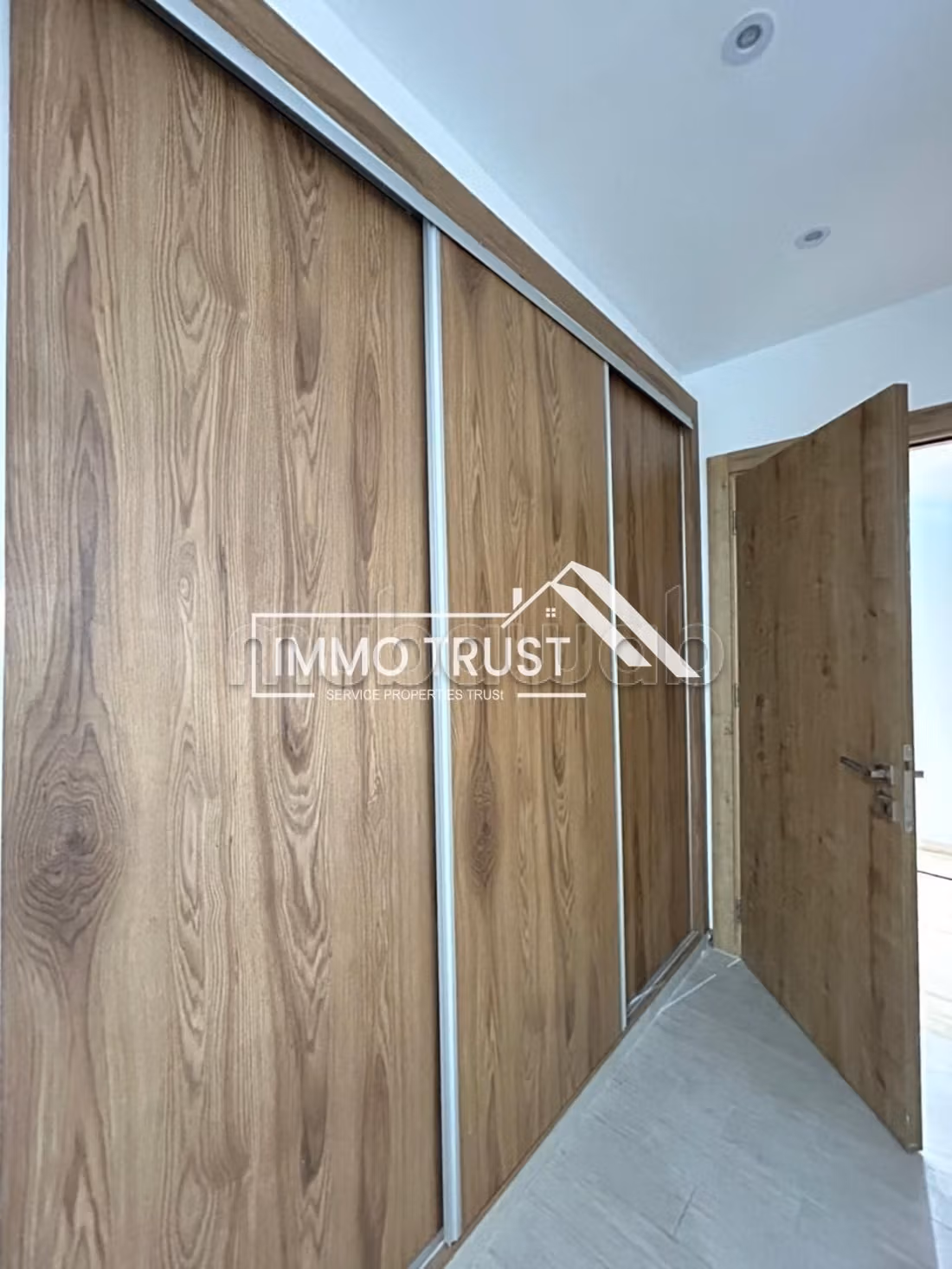 Triplex 2 S5 jamais habité à La Soukra