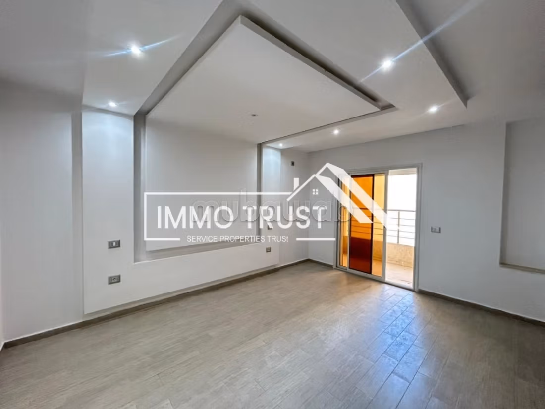 Triplex 2 S5 jamais habité à La Soukra