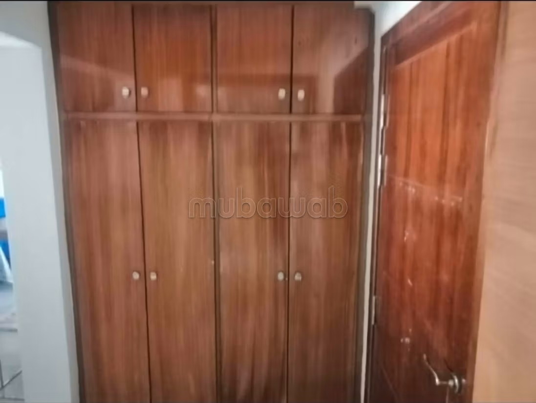 Vend appartement à Nouvelle Medina. Surface totale 124 m². Antenne parabolique, résidence sécurisée.