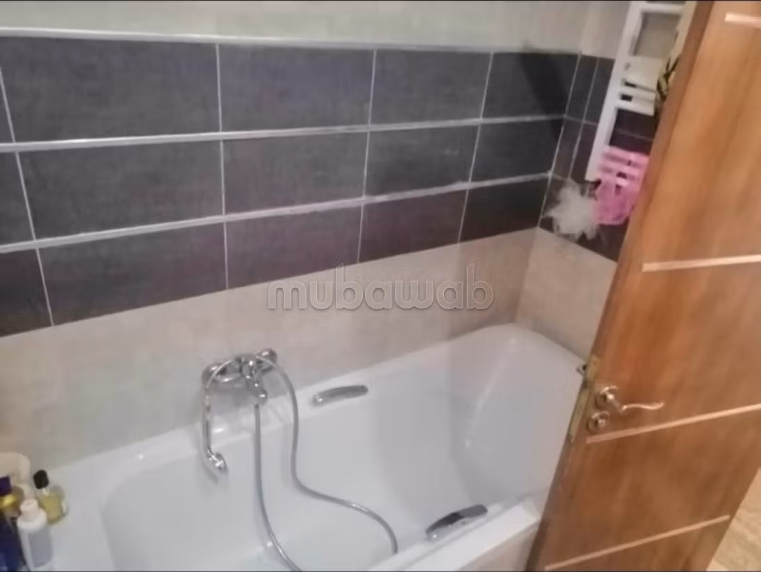 Vend appartement à Nouvelle Medina. Surface totale 124 m². Antenne parabolique, résidence sécurisée.