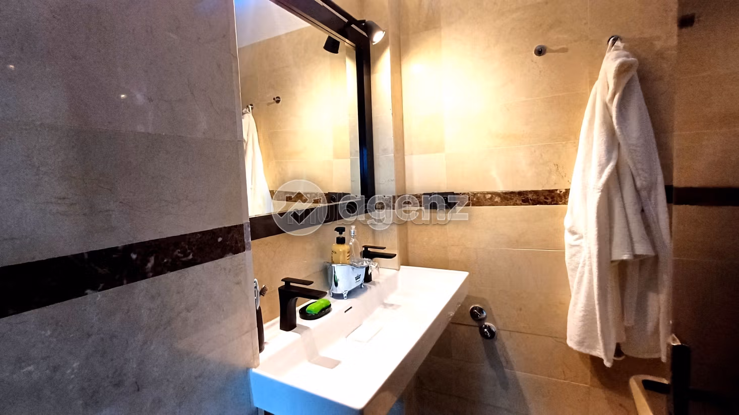 Bonito piso en venta. Superficie de 82 m². Con garaje y ascensor. 