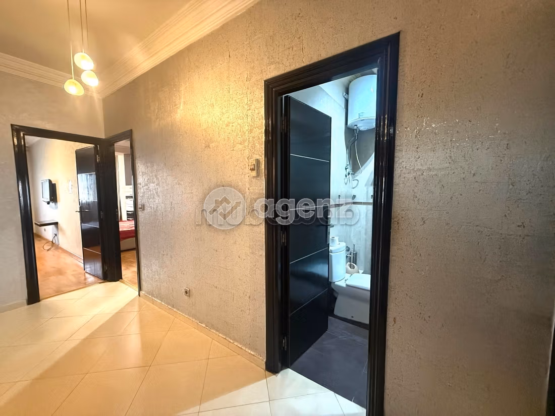 Affitta il tuo appartamento a Bourgogne Est. Superficie totale 137 m². Posto auto e terrazzo. 