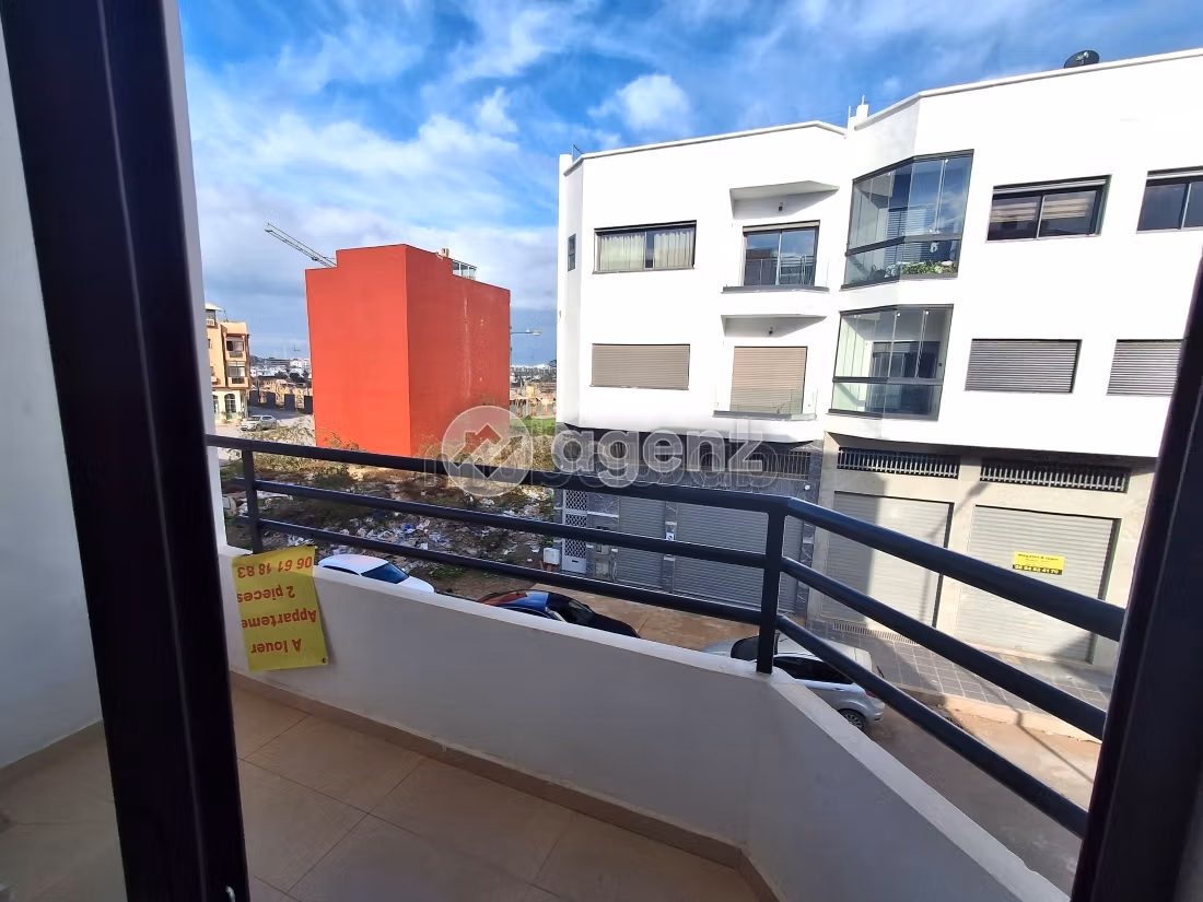 Rent this apartment. 2 rooms. Fitted kitchen. 