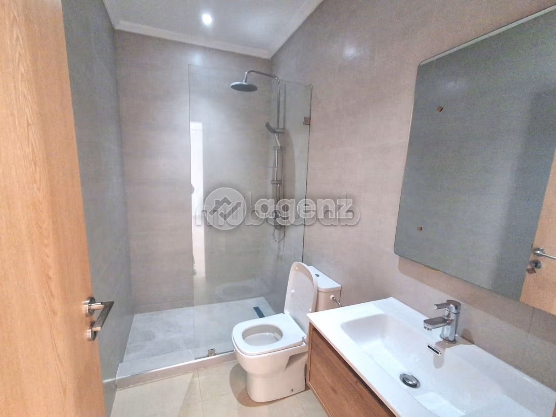 Rent this apartment. 2 rooms. Fitted kitchen. 