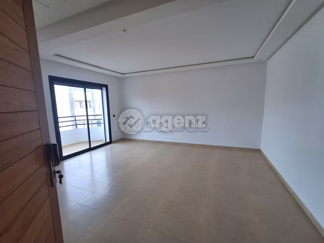 Rent this apartment. 2 rooms. Fitted kitchen. 