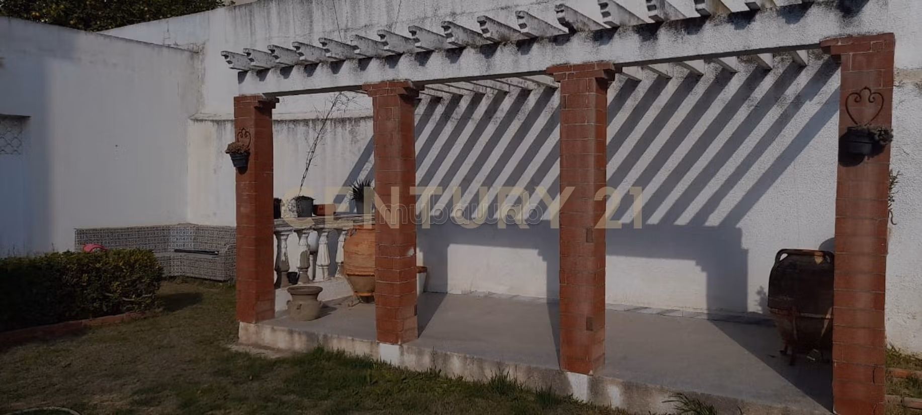 Une villa sur deux étages séparés à vendre